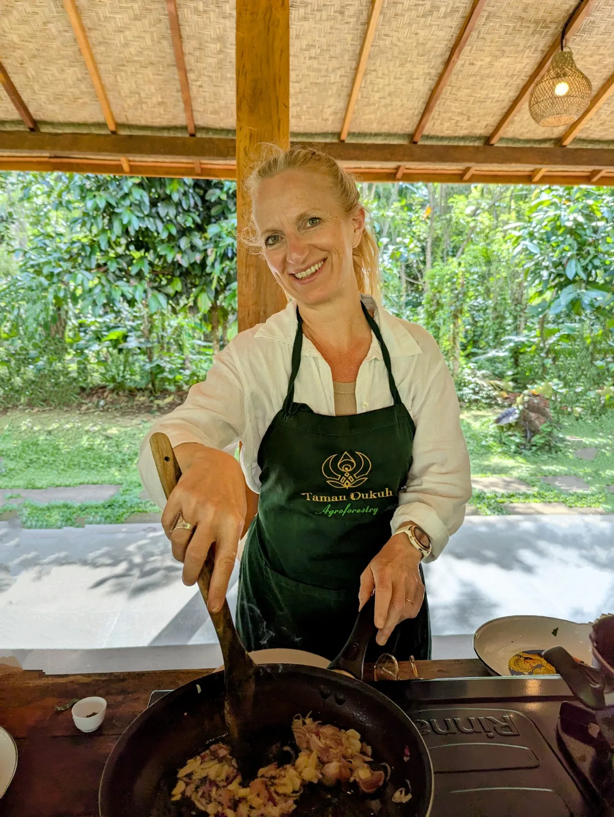 Nathalie Debray en cuisine, atelier collectif